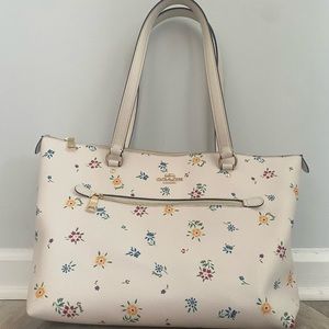 Excellent used condition Coach Tote
